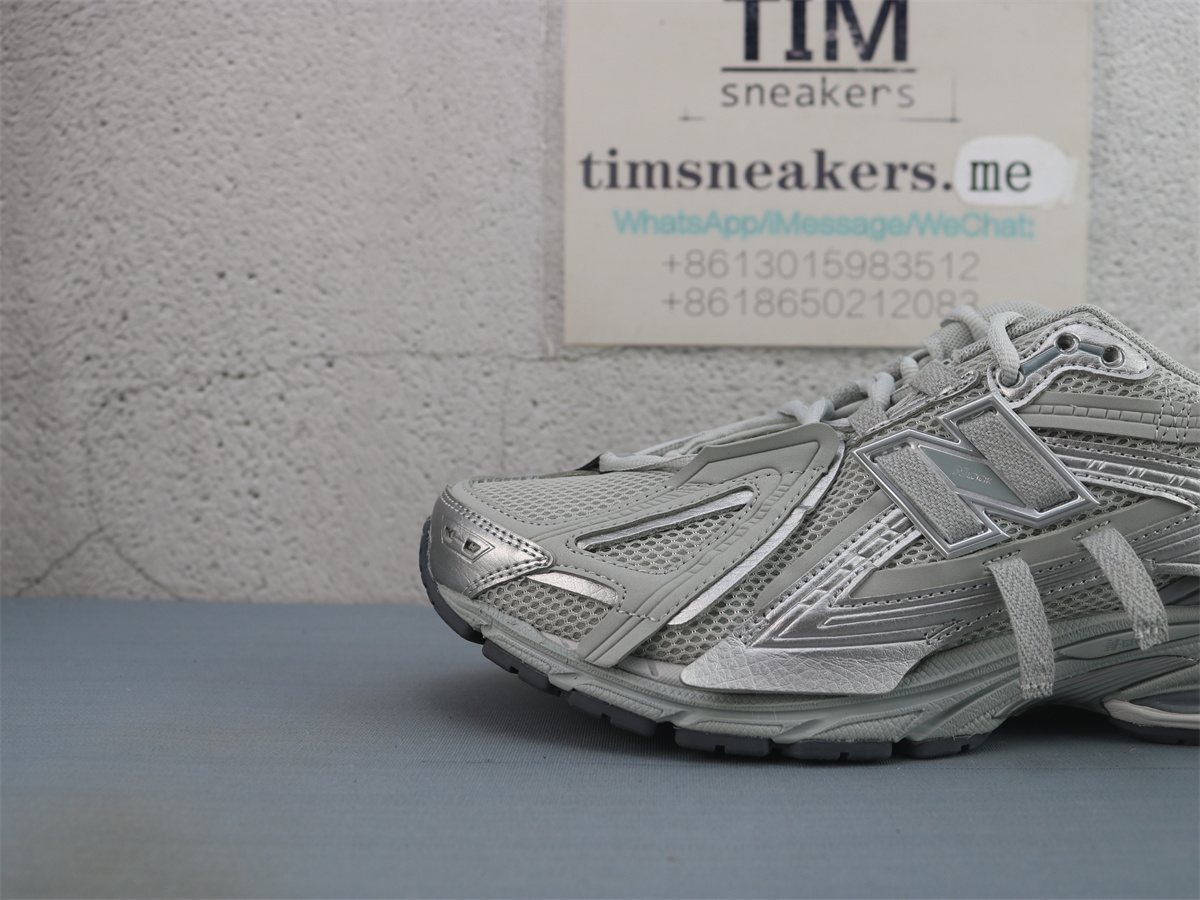 New Balance 1906A Concrete Silver Metallic M1906AG